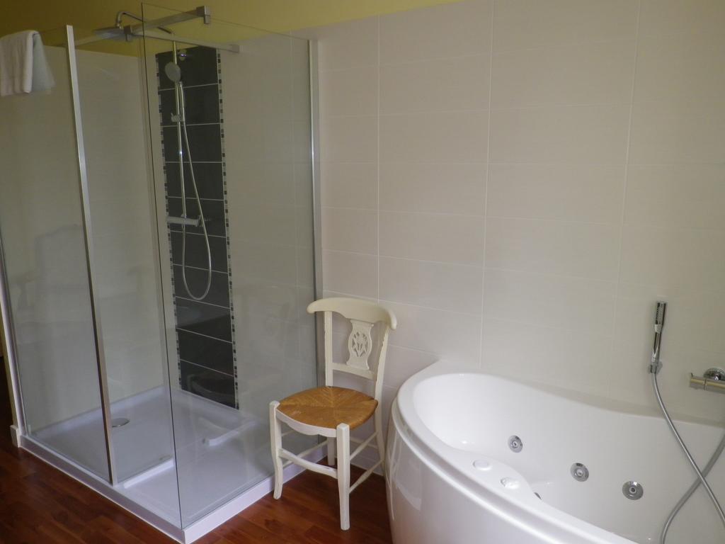 Chateau De L'Oiseliniere Bed & Breakfast Gorges  Room photo