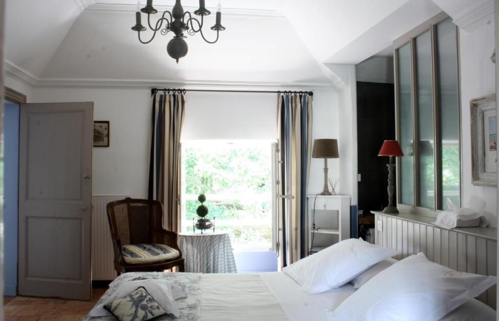 Chateau De L'Oiseliniere Bed & Breakfast Gorges  Room photo
